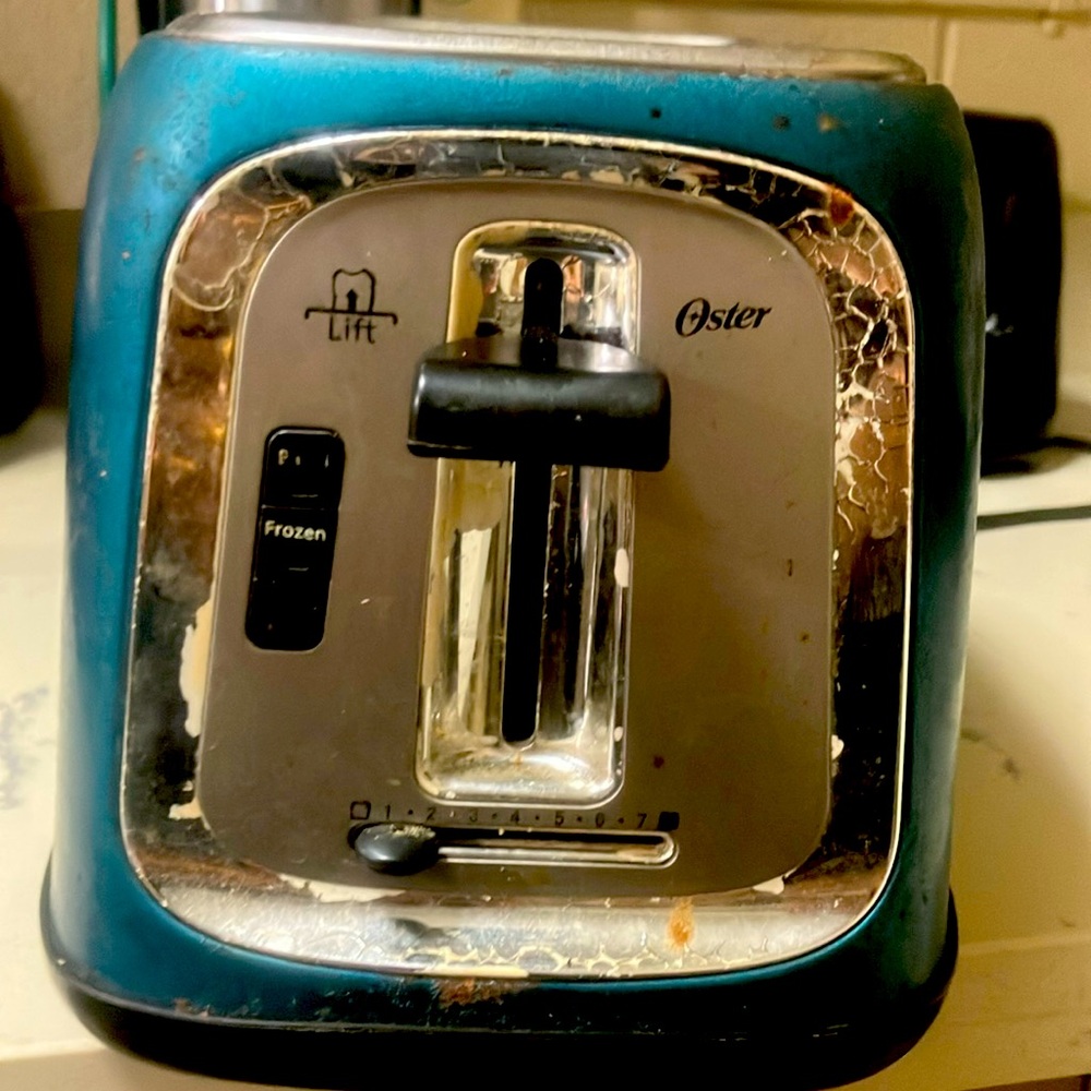 Selling toaster works great just bought a new one